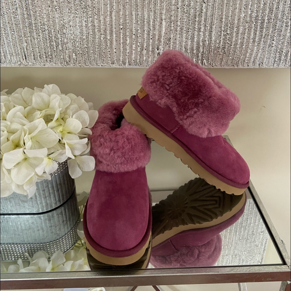 Classic mini fluff uggs